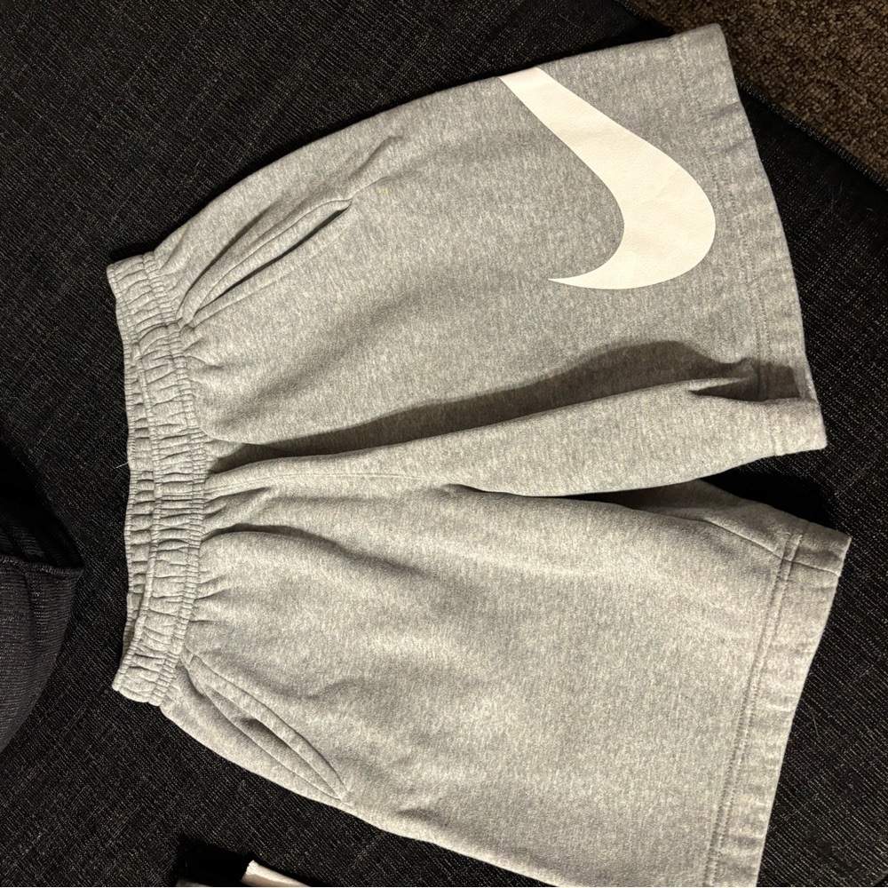 Nike short size small